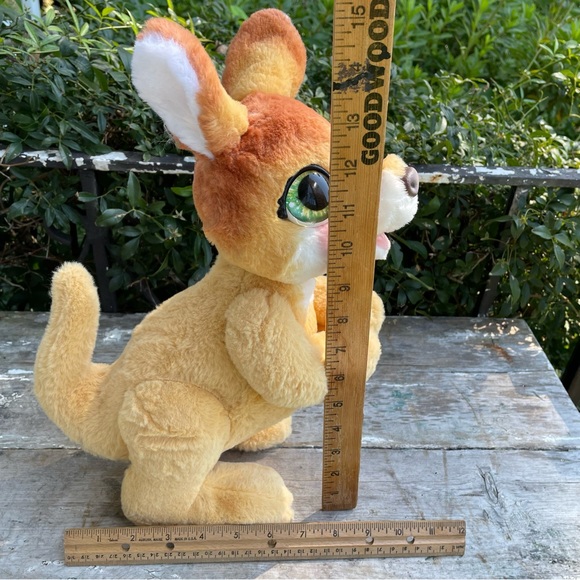 FurReal Friends Plush Mama Josie The Kangaroo Interactive Stuffed animal wallaby - Picture 4 of 4